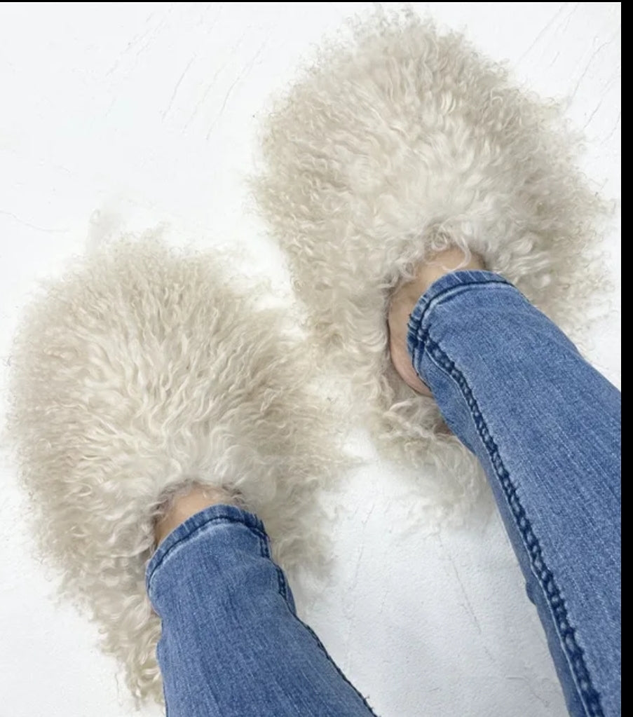 100% Raw Mongolian Fur Slides (PRE-ORDER)
